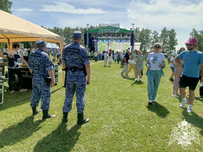 Росгвардейцы обеспечили охрану правопорядка во время проведения праздничных мероприятий во Владимирской области