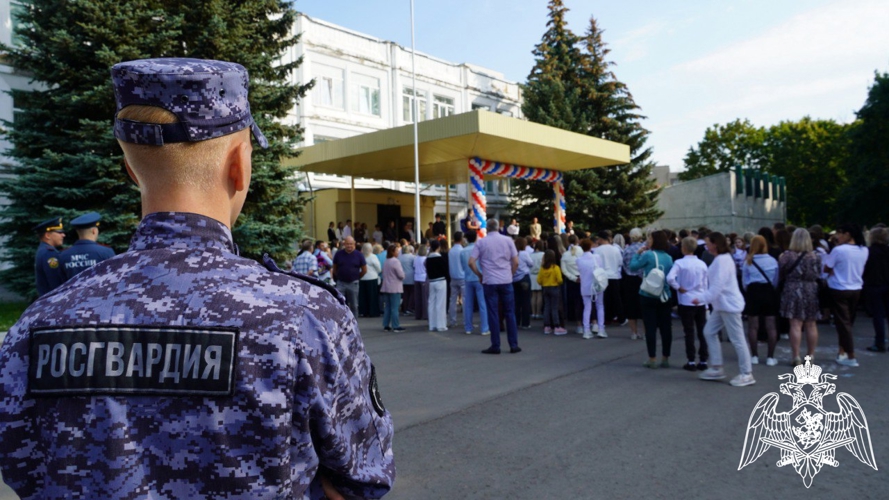 Во Владимирской области росгвардейцы совместно с представителями других силовых ведомств обеспечили общественный порядок и безопасность в День знаний