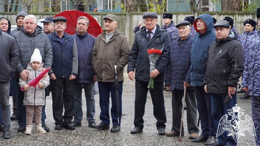 Во Владимире открыли мемориальную доску бывшему начальнику Управления вневедомственной охраны