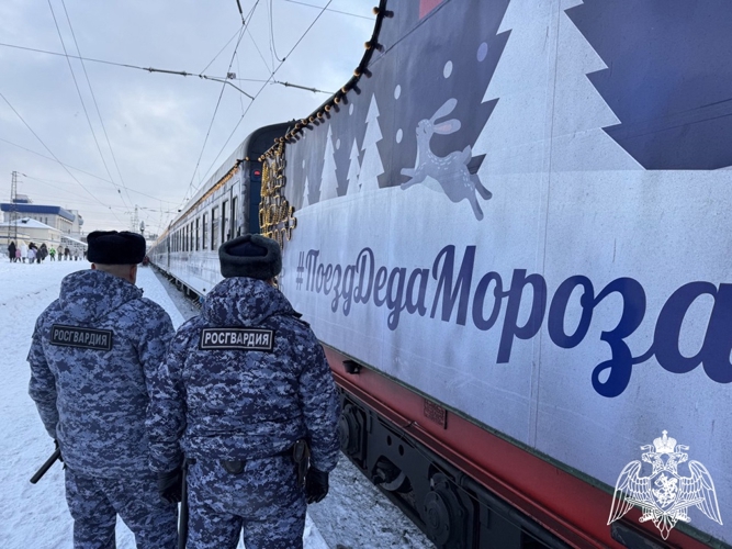 Росгвардейцы обеспечили правопорядок во время пребывания «Поезда Деда Мороза» во Владимире