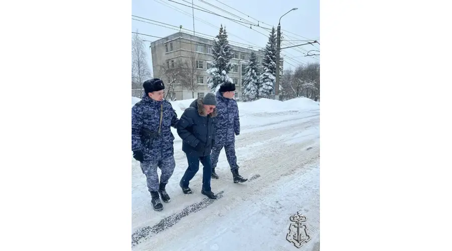 Во Владимире сотрудники Росгвардии помогли гражданам, оказавшимся в затруднительной ситуации из-за непогоды