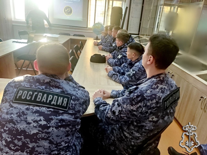 Сотрудники отделения вневедомственной охраны Судогодского района Росгвардии посетили военно-патриотический клуб «Пересвет»