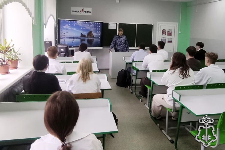 Росгвардейцы рассказали выпускникам Судогодской школы о высших учебных заведениях Росгвардии