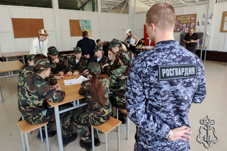 Сотрудники Росгвардии приняли участие во Всероссийской военно-патриотической игре «Зарница 2.0»