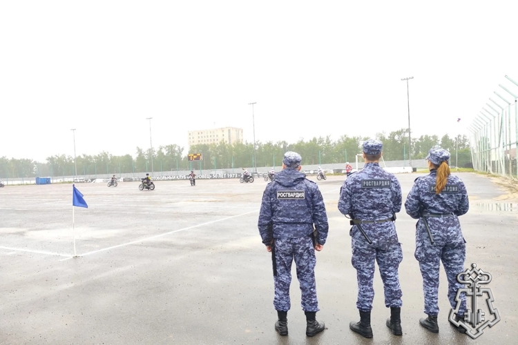 Во Владимирской области Росгвардейцы обеспечили охрану общественного порядка при проведении чемпионата по мотоболу.