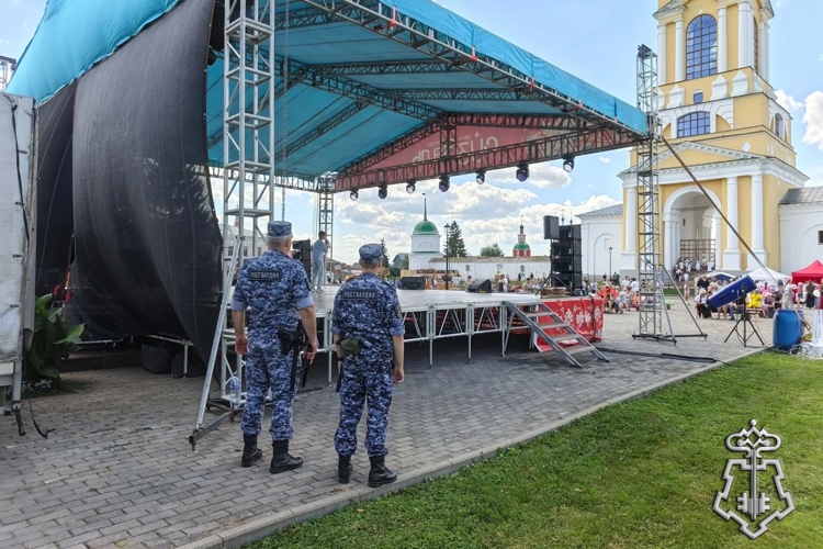Росгвардия совместно с правоохранительными органами обеспечила безопасность праздничных мероприятий в Муроме, Суздале и Судогде