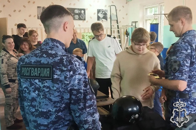 Сотрудники Управления Росгвардии по Владимирской области провели мероприятие «Каникулы с Росгвардией» для детей с ограниченными возможностями