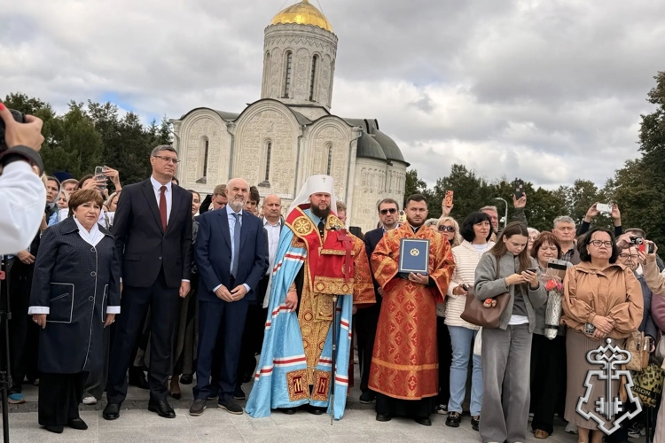 Во Владимире сотрудники Росгвардии приняли участие в торжественном открытии памятника Андрею Боголюбскому