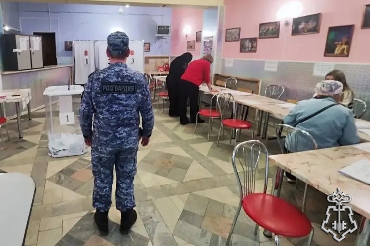Сотрудники Росгвардии и их семьи — на избирательных участках: гражданский долг и единство