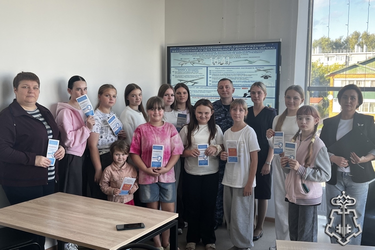 Росгвардия: офицер ведомства провёл урок безопасности для школьников в Вязниках в рамках акции «Дети против терроризма»