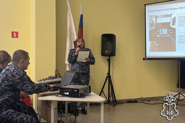Сотрудники Росгвардии провели профориентационную встречу со школьниками в Вязниках