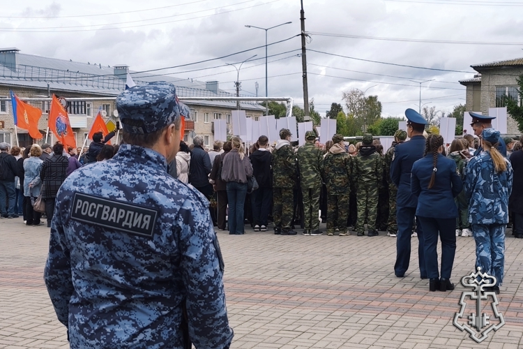 Сотрудники Росгвардии обеспечили безопасность на церемонии открытия мемориала участникам СВО в Судогде