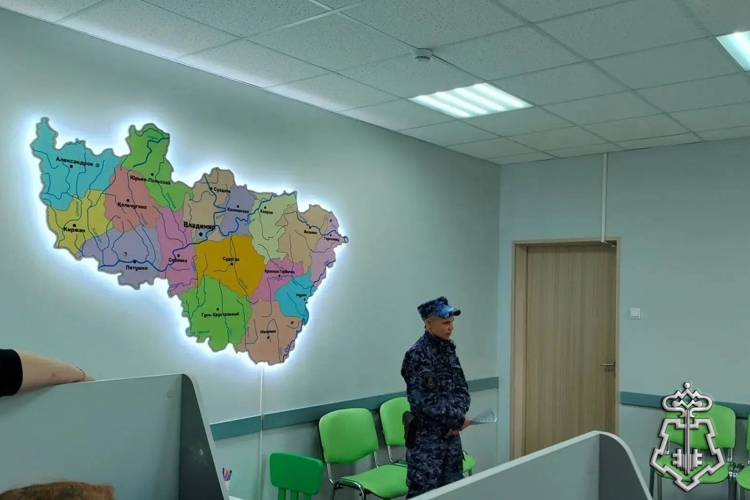В Судогде сотрудники Управления Росгвардии по Владимирской области провели профориентационную встречу со старшеклассниками